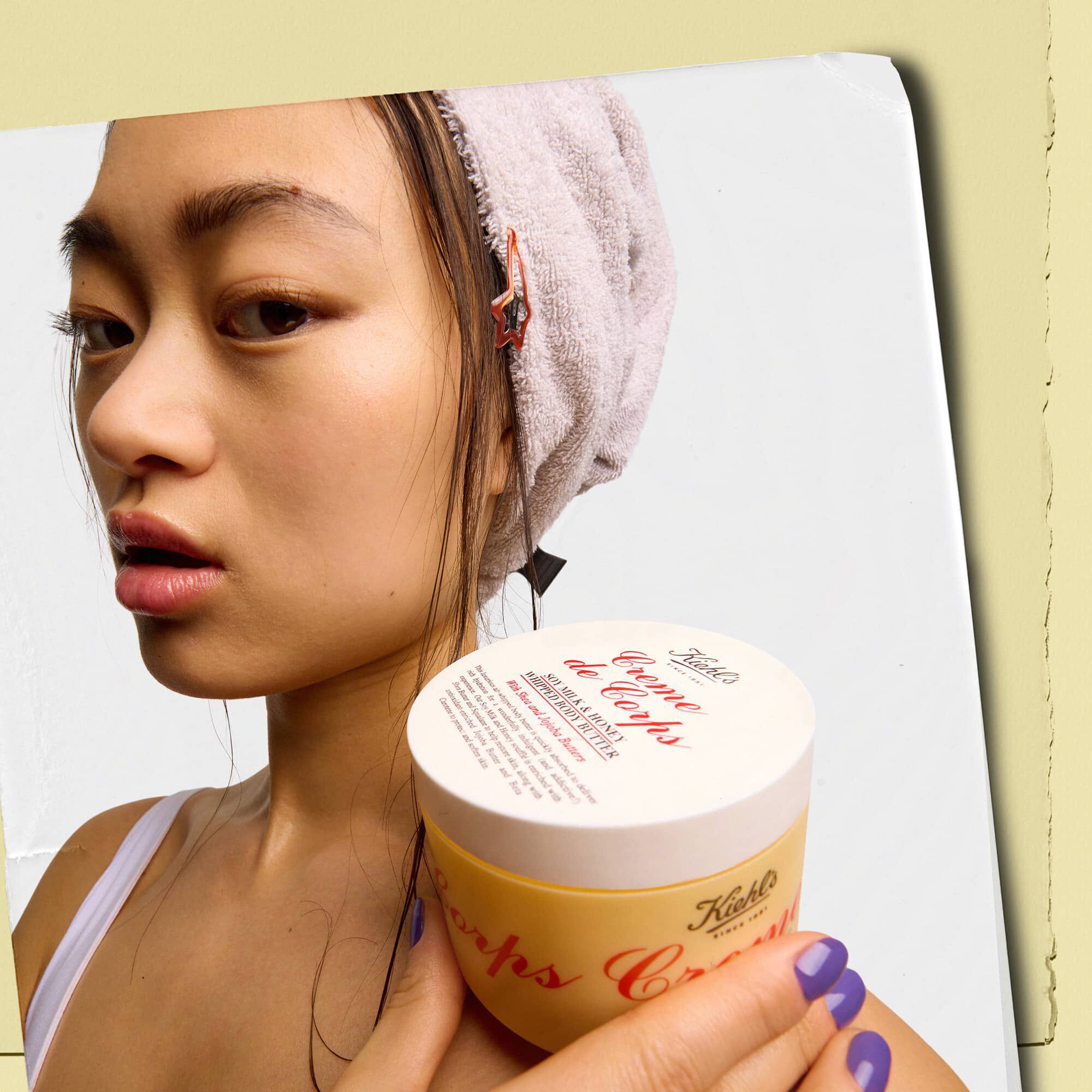 Zwei Tiegel der Creme de Corps Whipped Body Butter zur Veranschaulichung der verfugbaren Großen