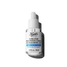Eine 30-ml-Flasche Kiehl's Ultra Pure 1.5% Hyaluronic Acid Serum vor weißem Hintergrund.
