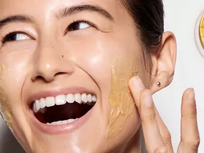 Model mit Calendula Creme