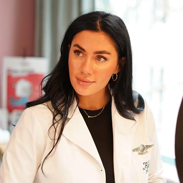  Kiehl’s Hautpflege-Expertin Vlora Bitiqi
