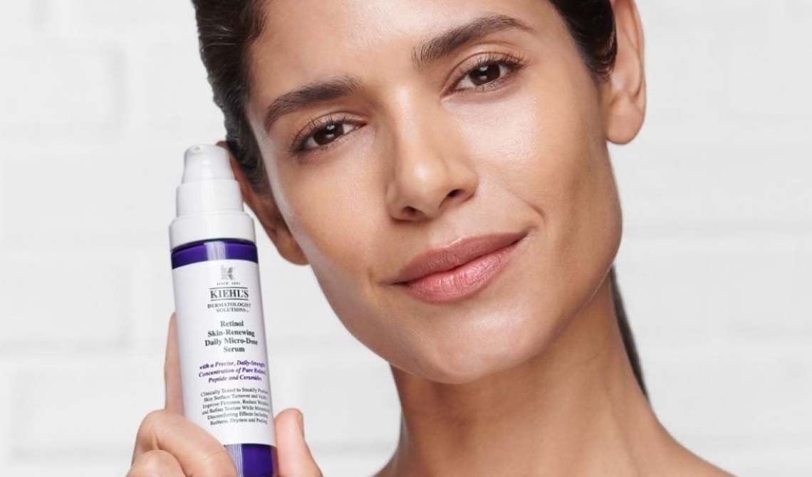 Retinol Produktbild mit einer Frau